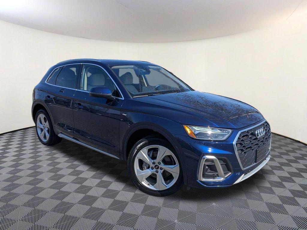 2023 Audi Q5 45 Premium Plus's photo