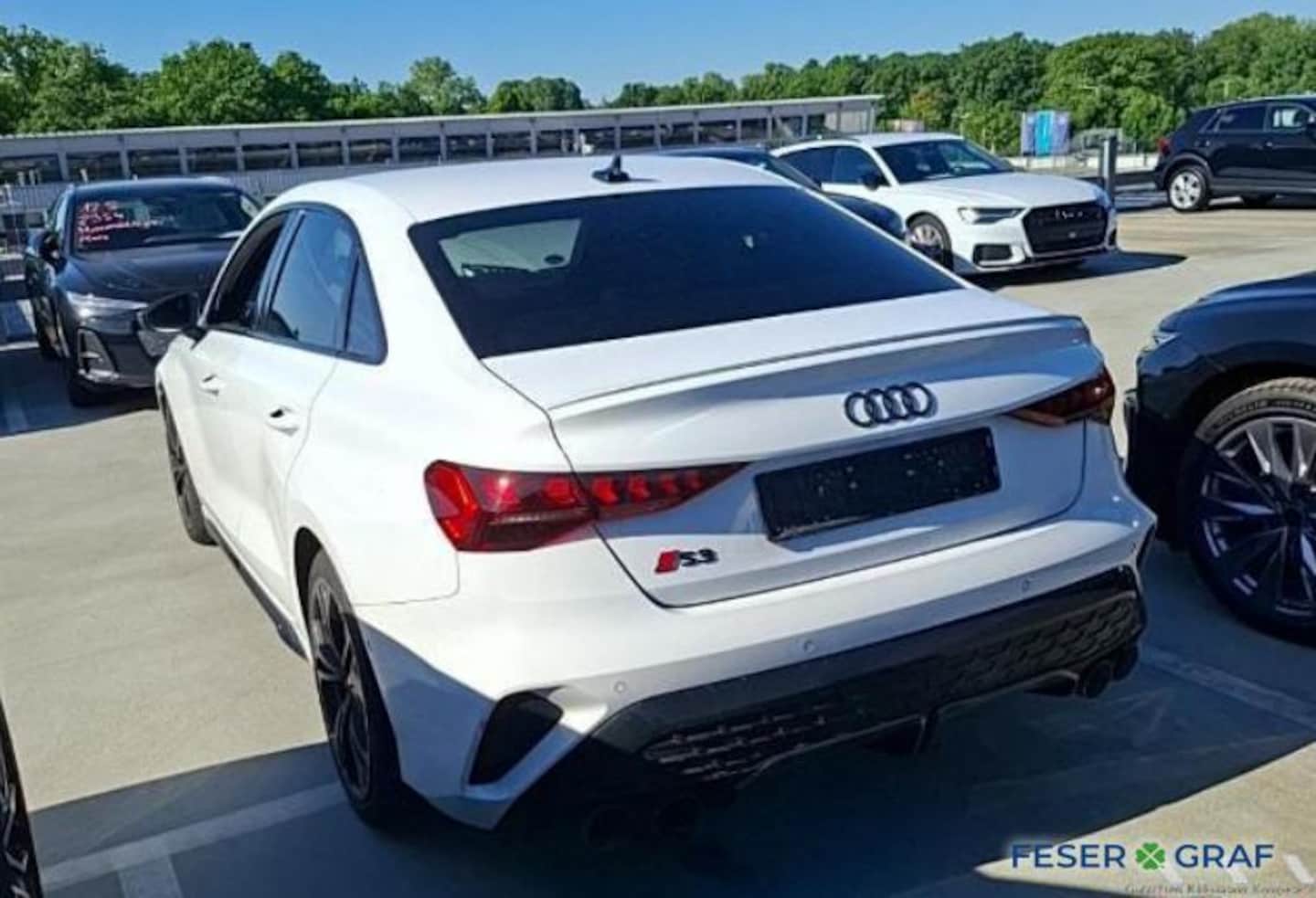 Bild über Audi S3 Limousine TFSI quattro S tronic - für weitere Informationen kontaktieren Sie den Audi Partner