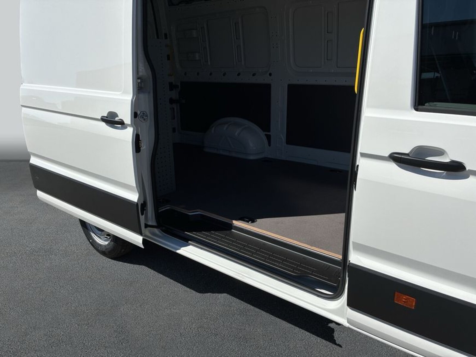 Volkswagen Crafter Kasten mittlerer Radstand – Bild 11