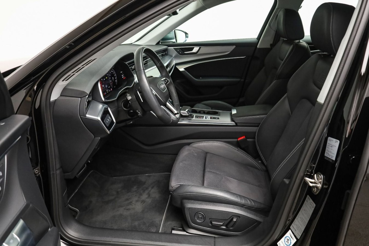 Bild über Audi S6 Avant TDI quattro tiptronic - für weitere Informationen kontaktieren Sie den Audi Partner