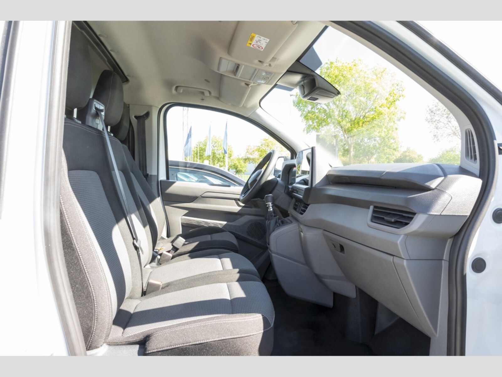 Volkswagen Transporter Kasten langer Radstand – Bild 7