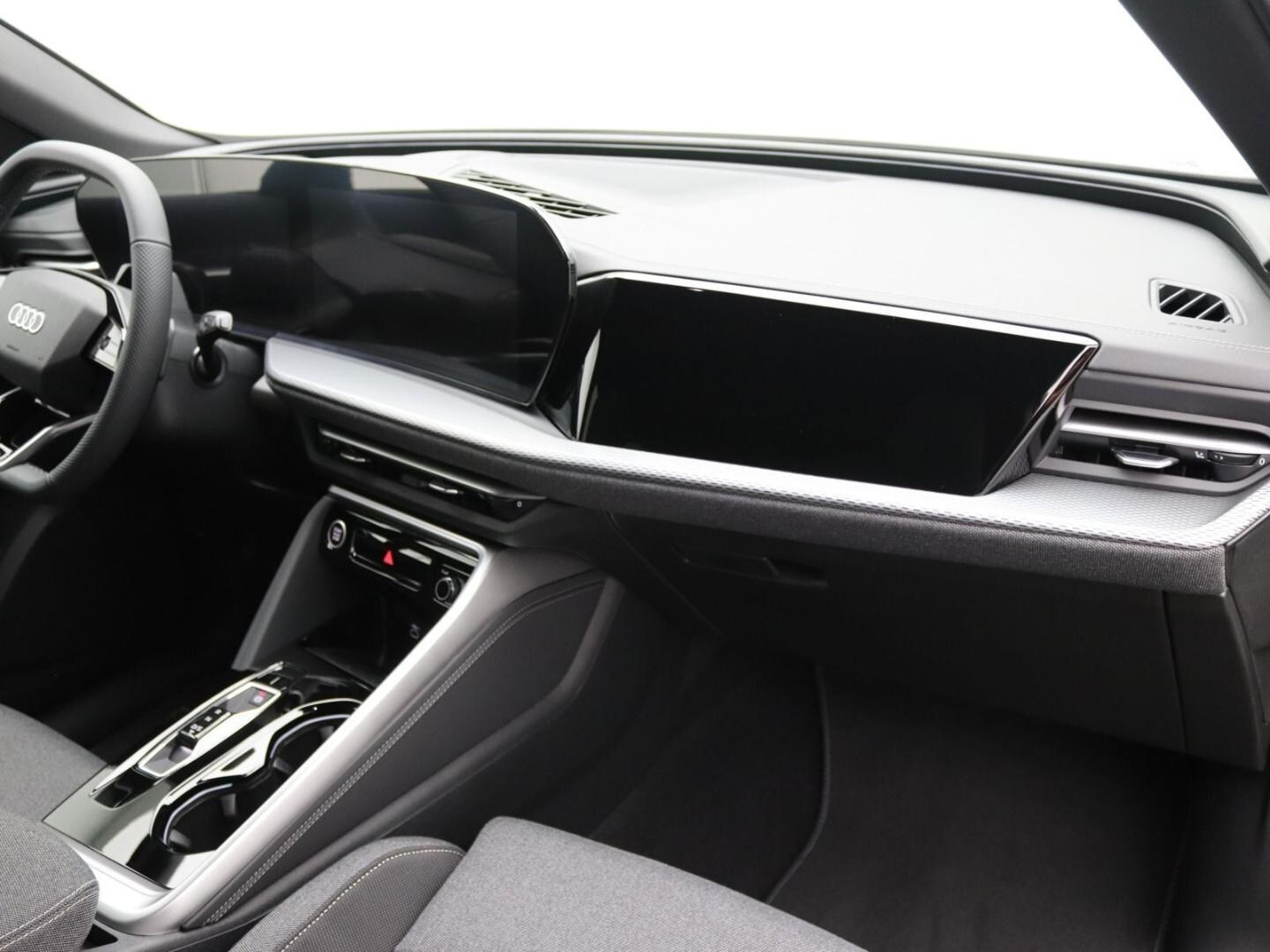 Bild über Audi Q5 SUV TDI quattro 150 kW S tronic - für weitere Informationen kontaktieren Sie den Audi Partner