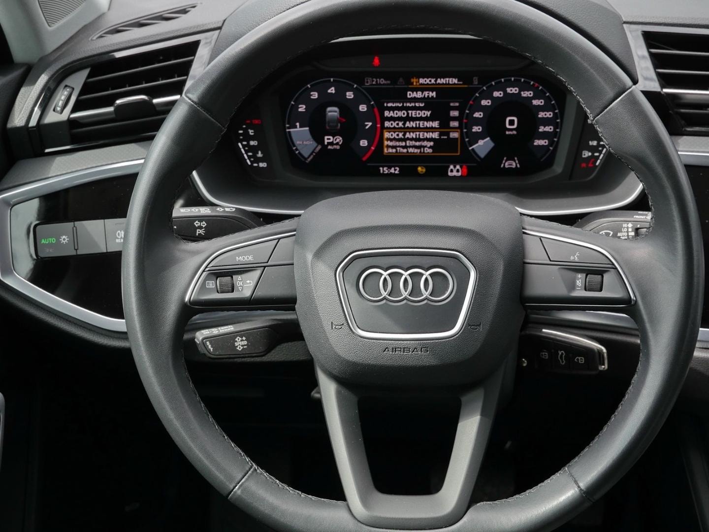 Bild über Audi Q3 Sportback S line 40 TFSI quattro S tronic - für weitere Informationen kontaktieren Sie den Audi Partner