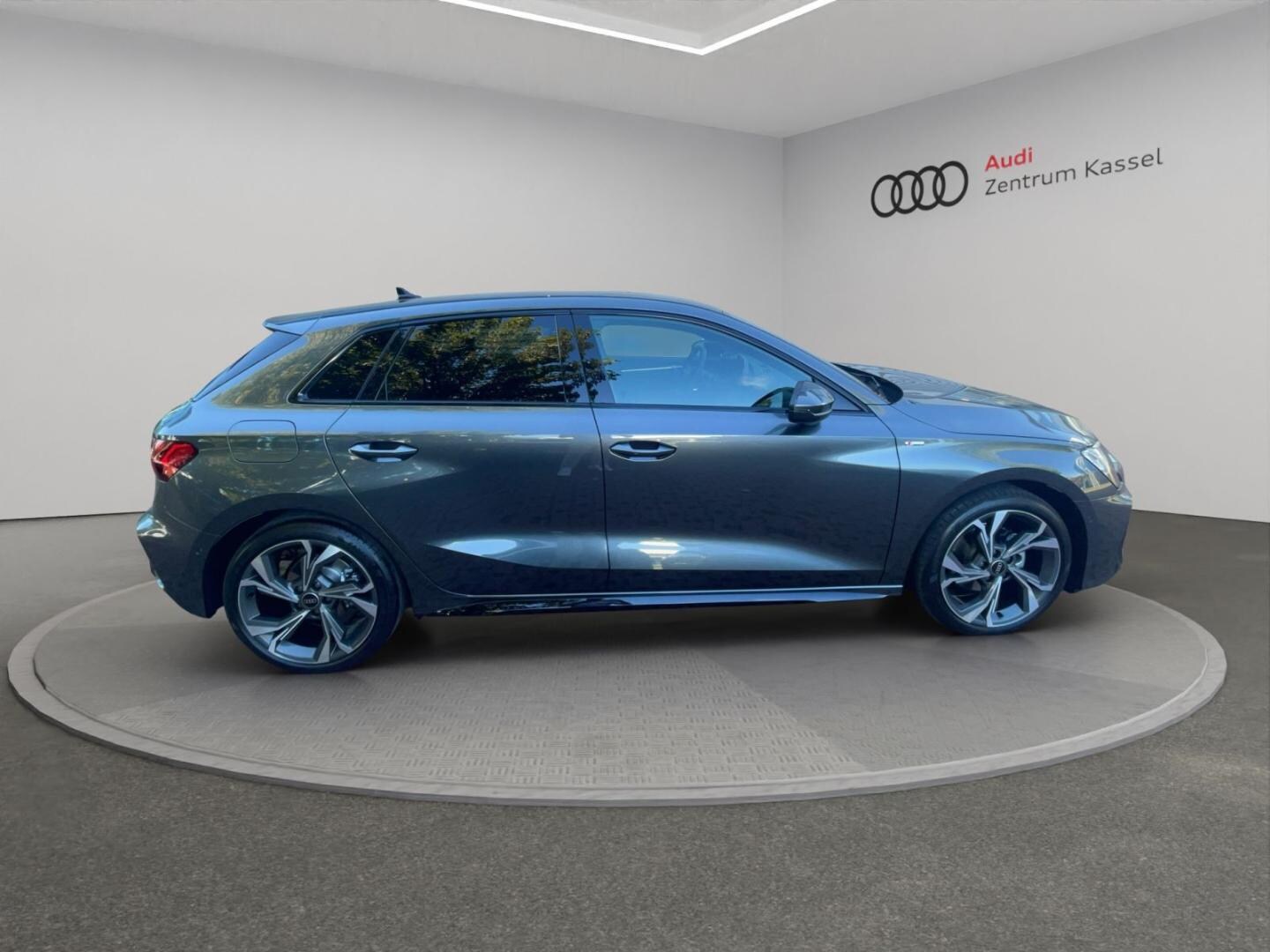 Bild über Audi A3 Sportback S line TFSI 110 kW S tronic - für weitere Informationen kontaktieren Sie den Audi Partner