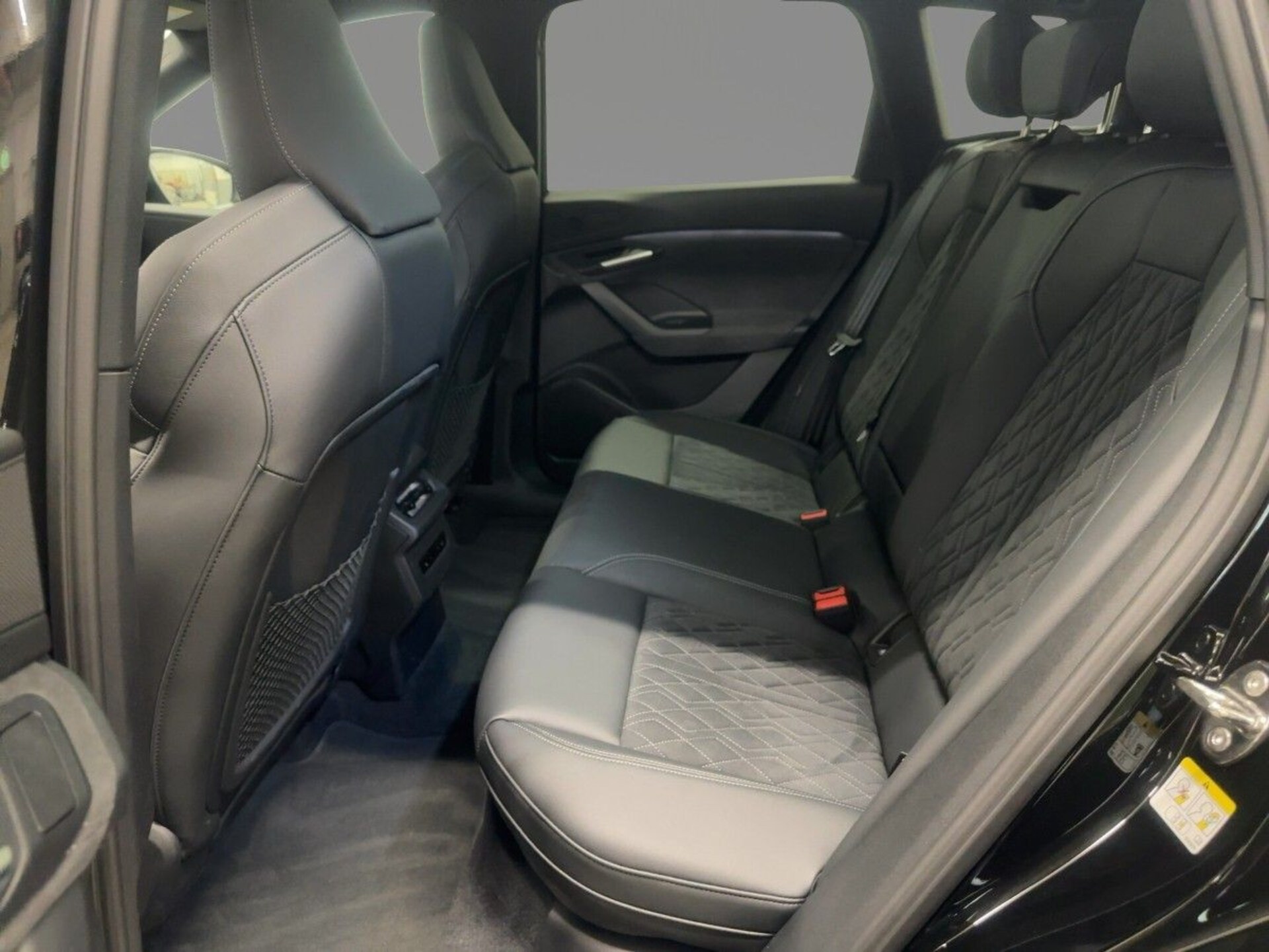 Audi SQ6 SUV e-tron