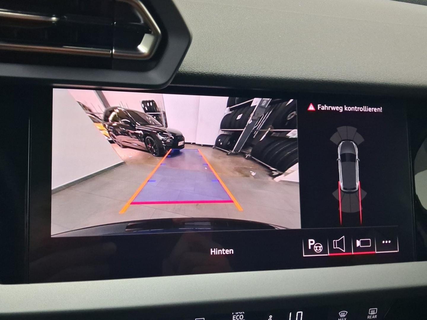 Bild über Audi A3 Sportback TFSI Schaltgetriebe - für weitere Informationen kontaktieren Sie den Audi Partner