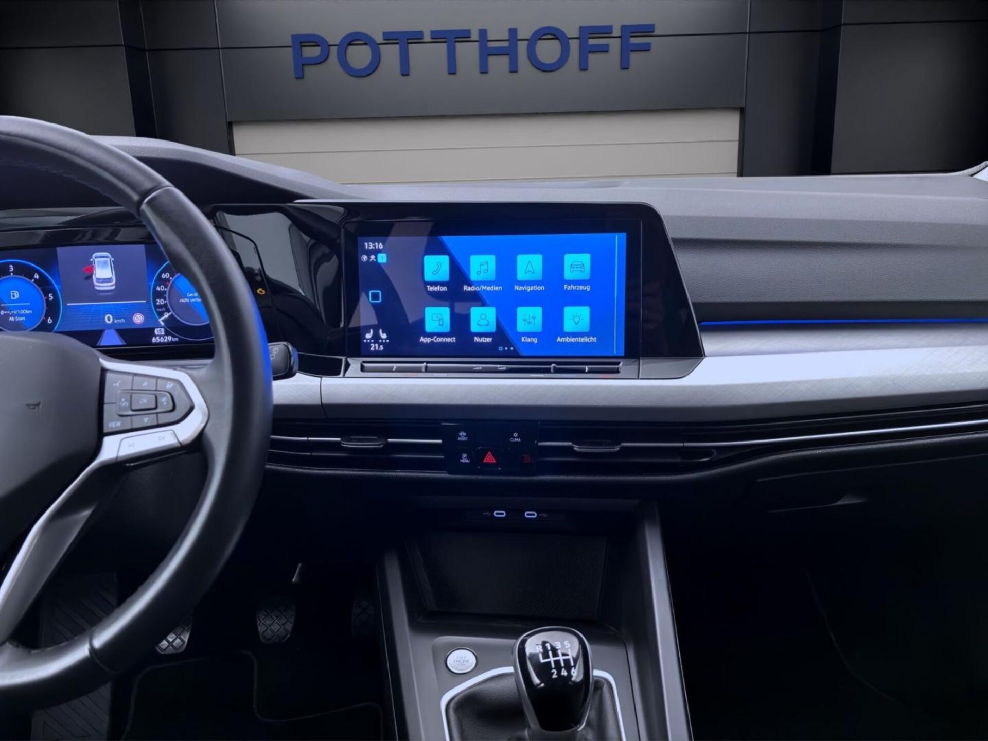 Volkswagen Golf Variant Life
