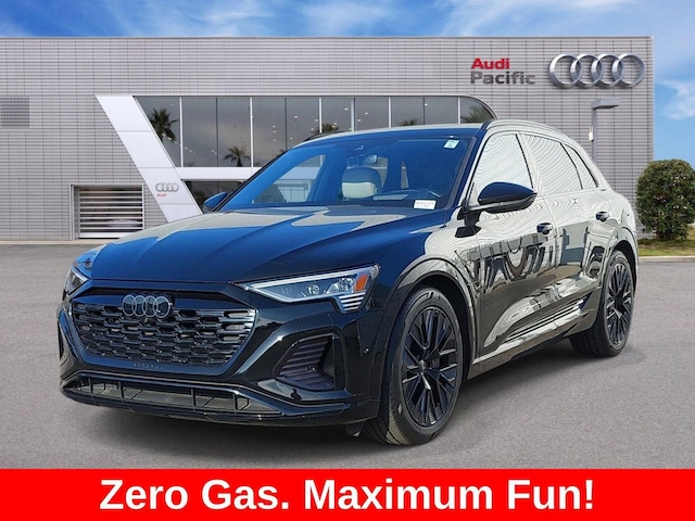 Photo of 2024 Audi Q8 e-tron 