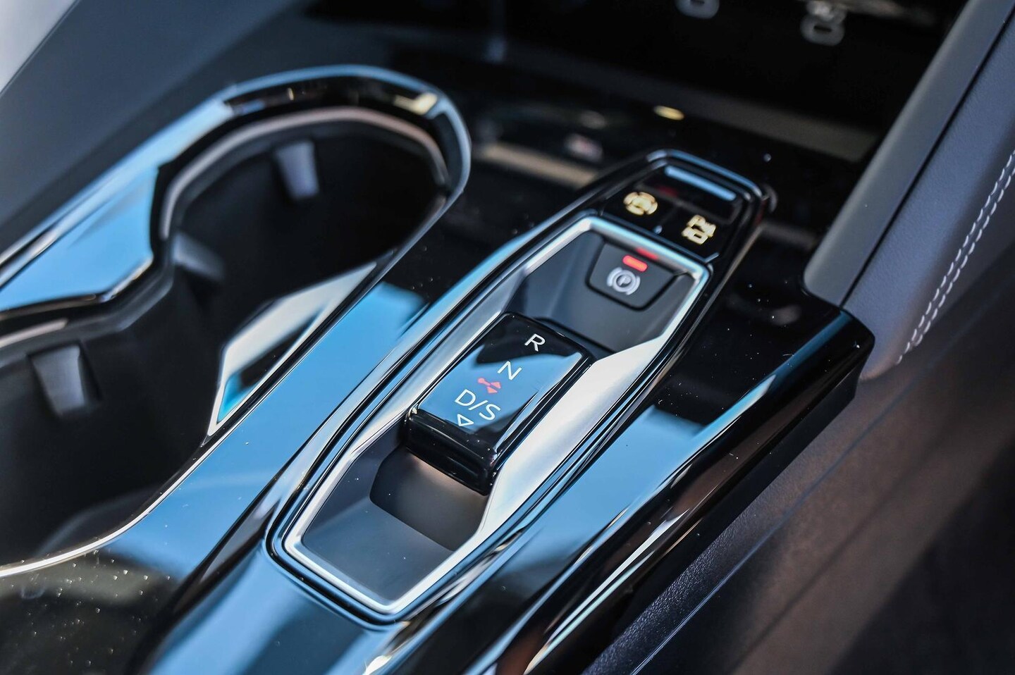 Image about Audi Q5 SUV TDI quattro 150 kW sport