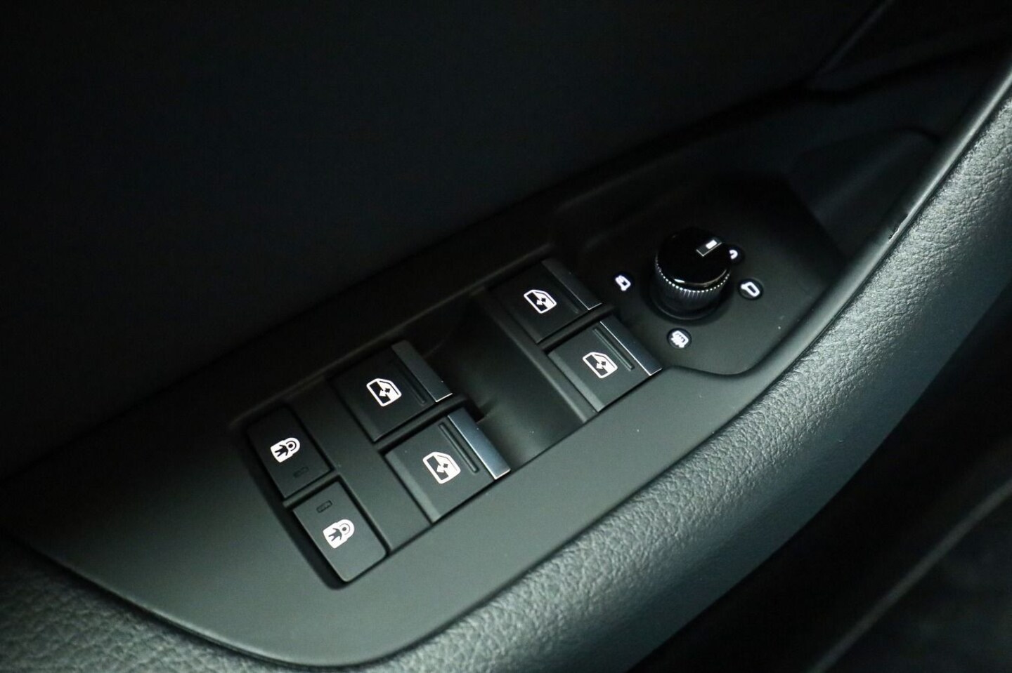 Bild über Audi S6 Avant TDI quattro tiptronic - für weitere Informationen kontaktieren Sie den Audi Partner