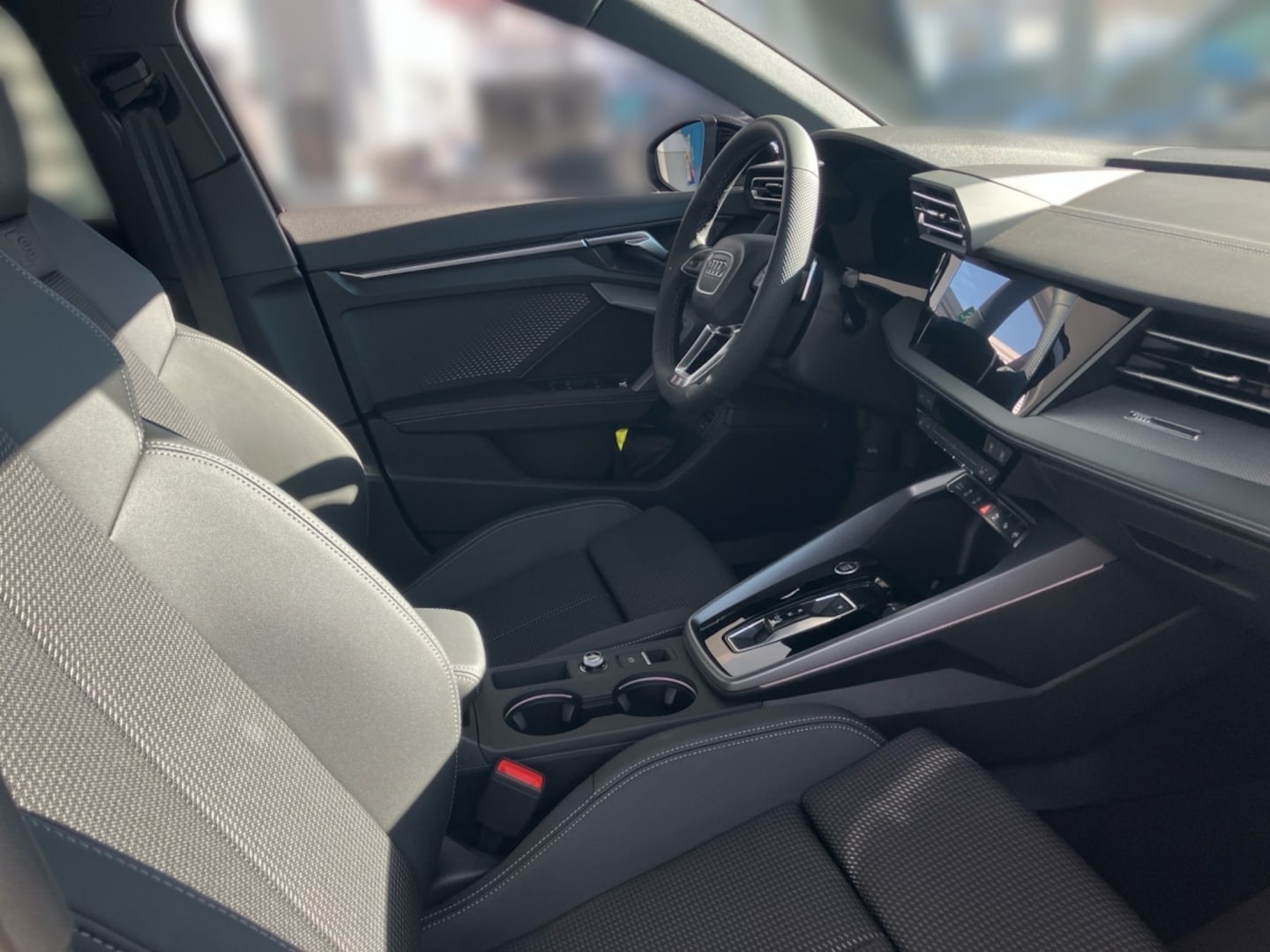 Bild über Audi A3 Sportback S line 35 TFSI S tronic - für weitere Informationen kontaktieren Sie den Audi Partner