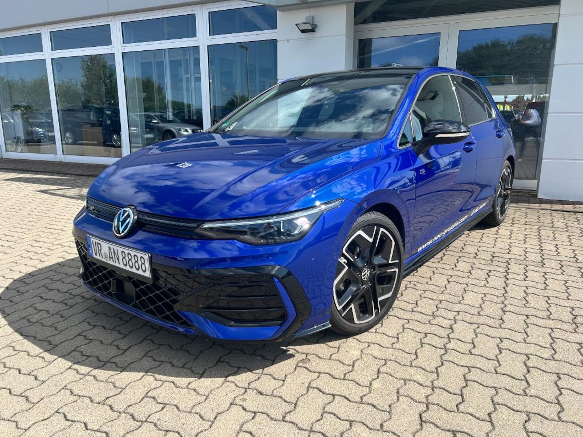 Volkswagen Golf R-Line