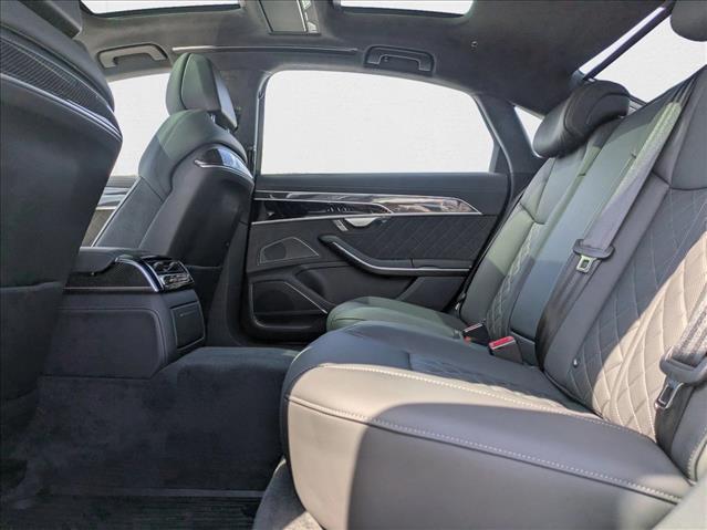 2025 Audi S8 Base - Photo 17