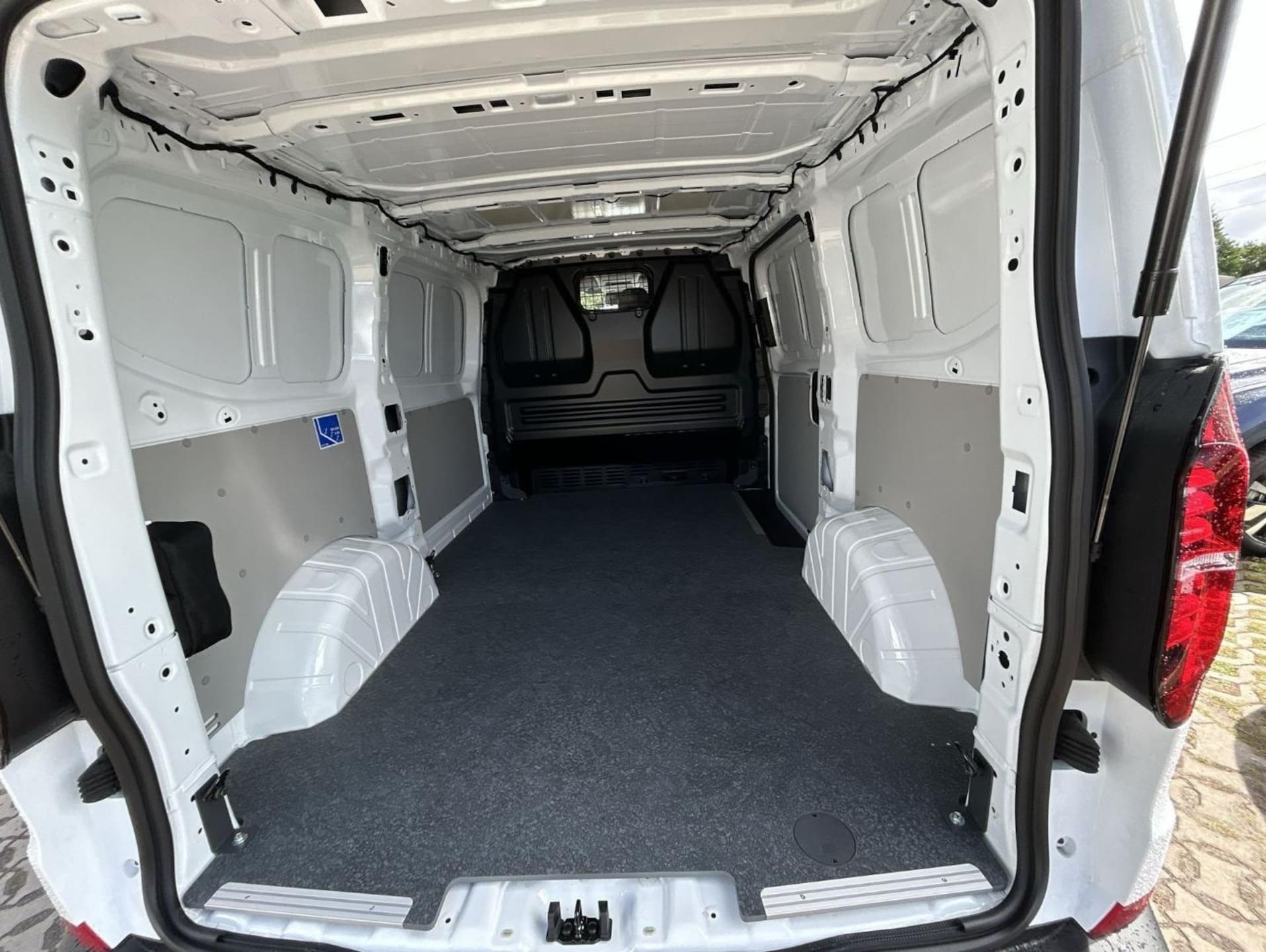 Volkswagen Transporter Kasten kurzer Radstand