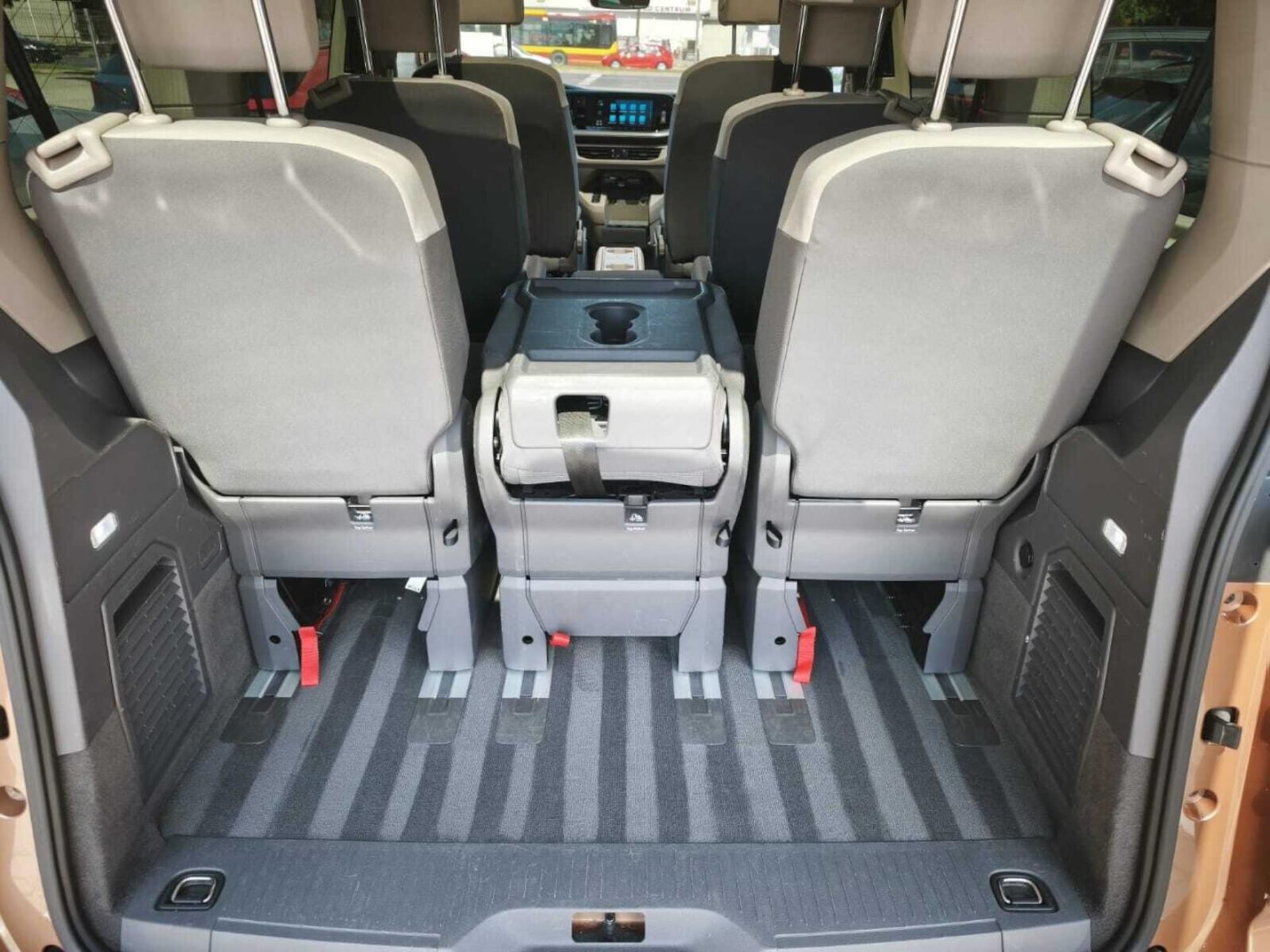 Volkswagen Multivan Model bazowy