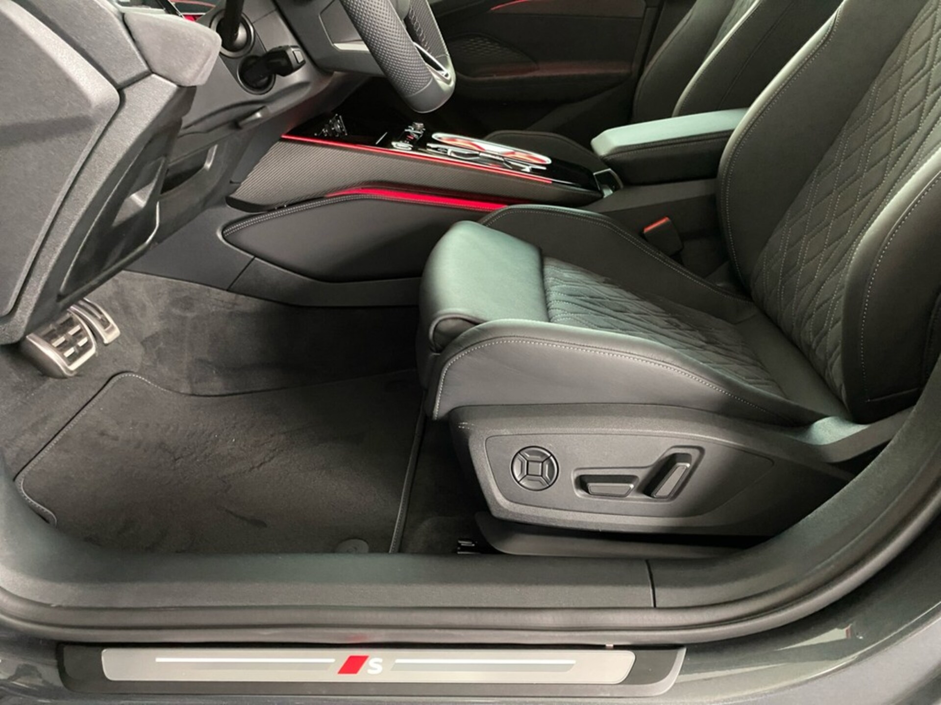 Audi A6 Limousine e-hybrid edition one
