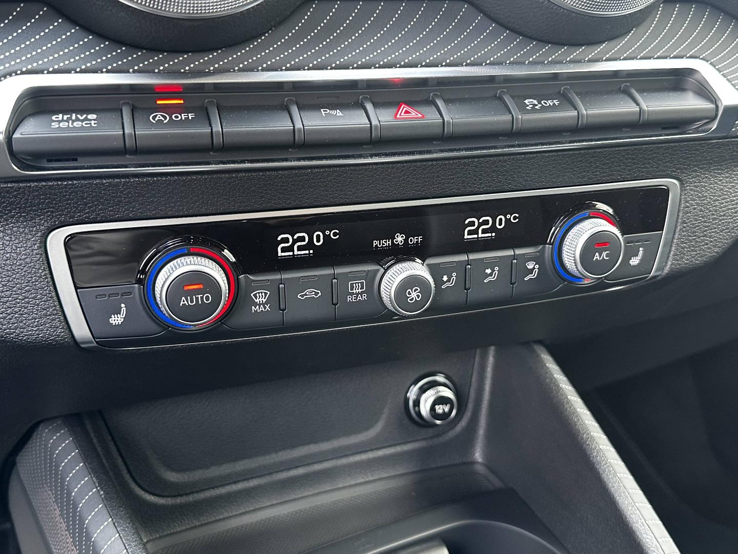 Image about Audi Q2 S line plus 35 TFSI 110 kW (150 ch) S tronic