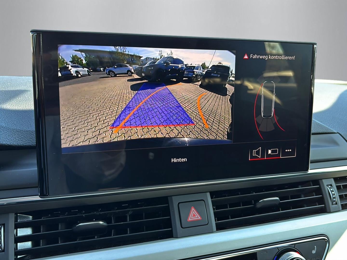 Bild über Audi A4 Avant advanced 35 TFSI S tronic - für weitere Informationen kontaktieren Sie den Audi Partner