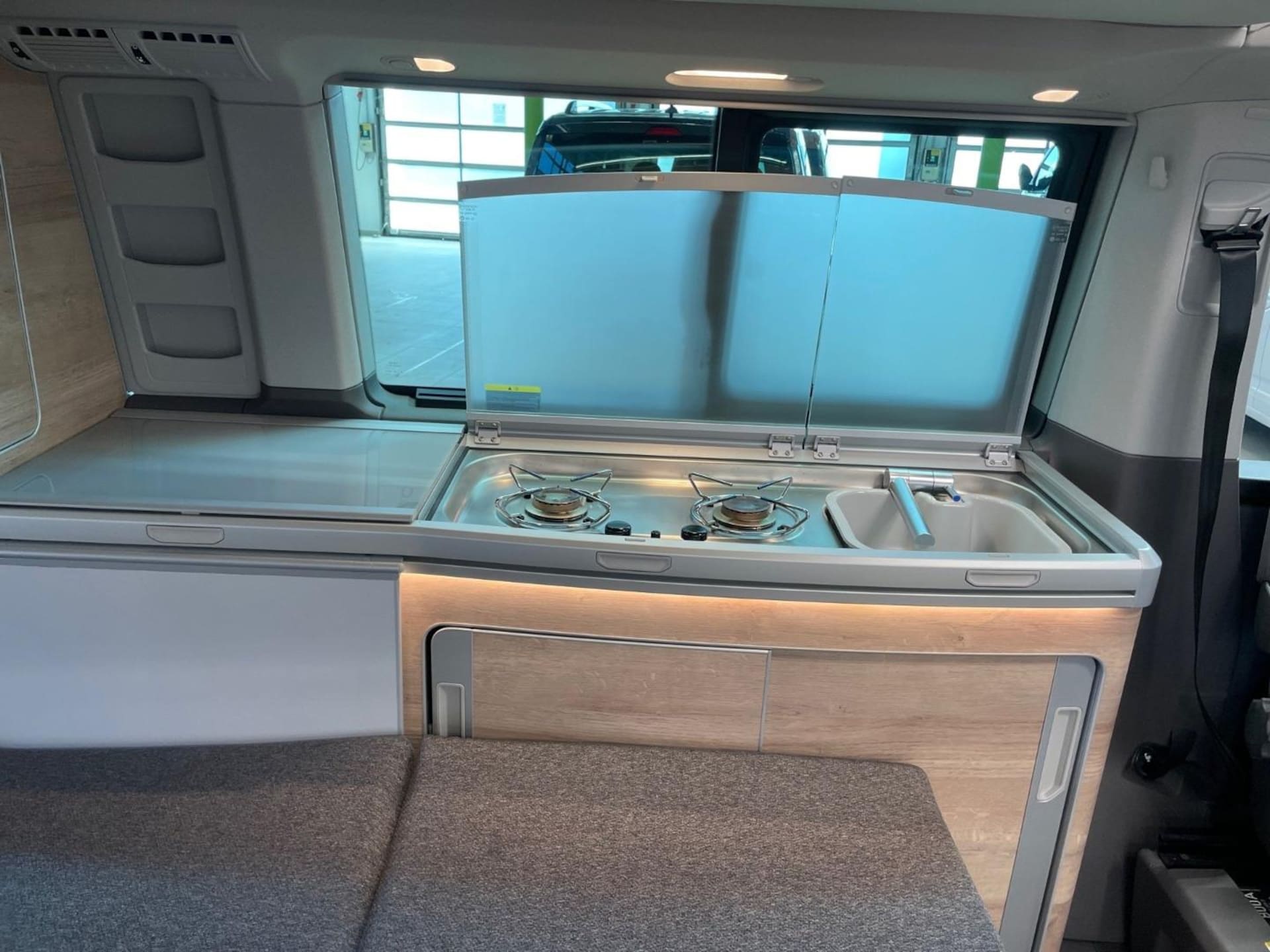 Volkswagen T6.1 California Ocean