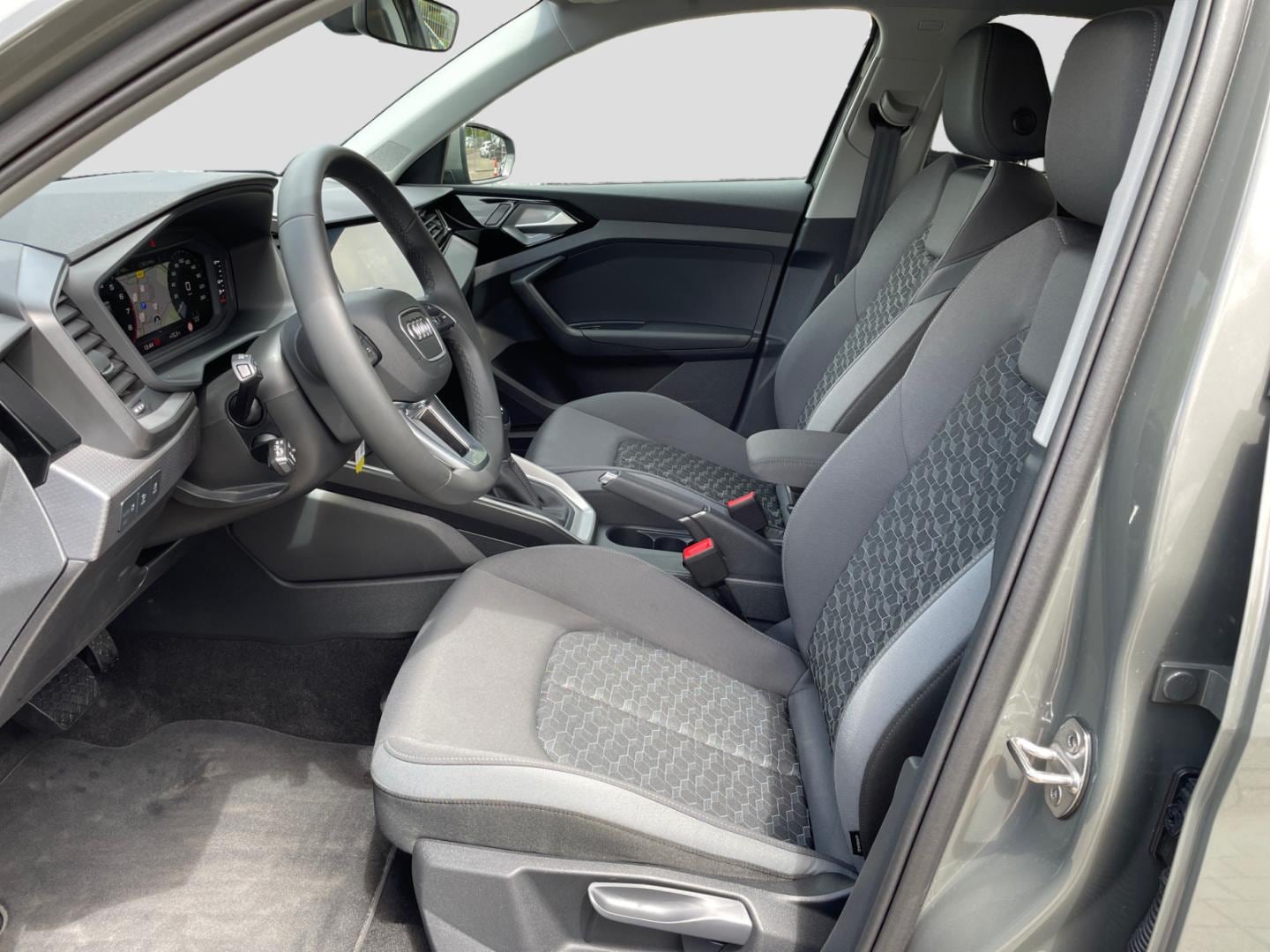 Bild über Audi A1 allstreet 35 TFSI S tronic - für weitere Informationen kontaktieren Sie den Audi Partner