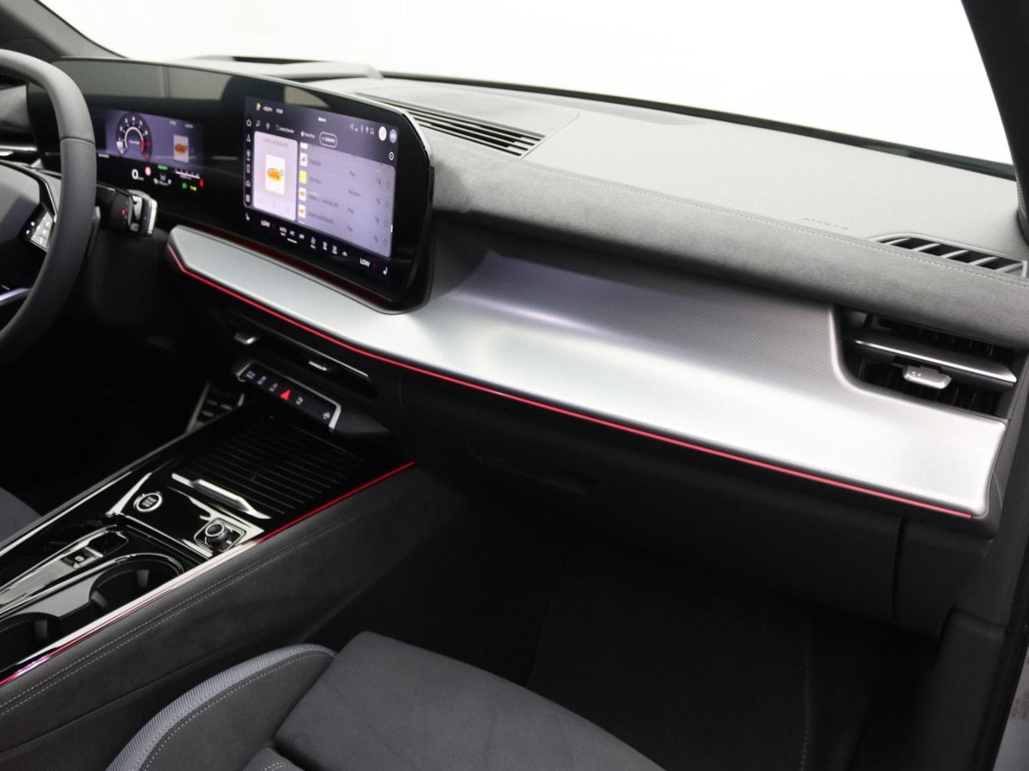 Bild über Audi Q3 SUV TFSI quattro 195 kW S tronic - für weitere Informationen kontaktieren Sie den Audi Partner