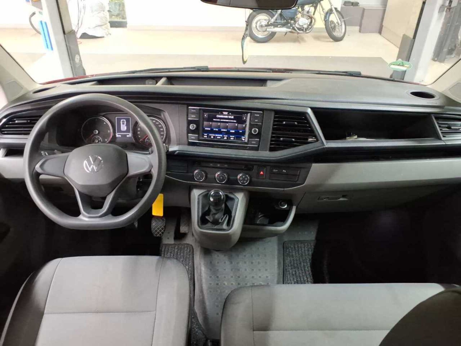 Volkswagen T6.1 Transporter Kombi kurzer Radstand – Bild 8
