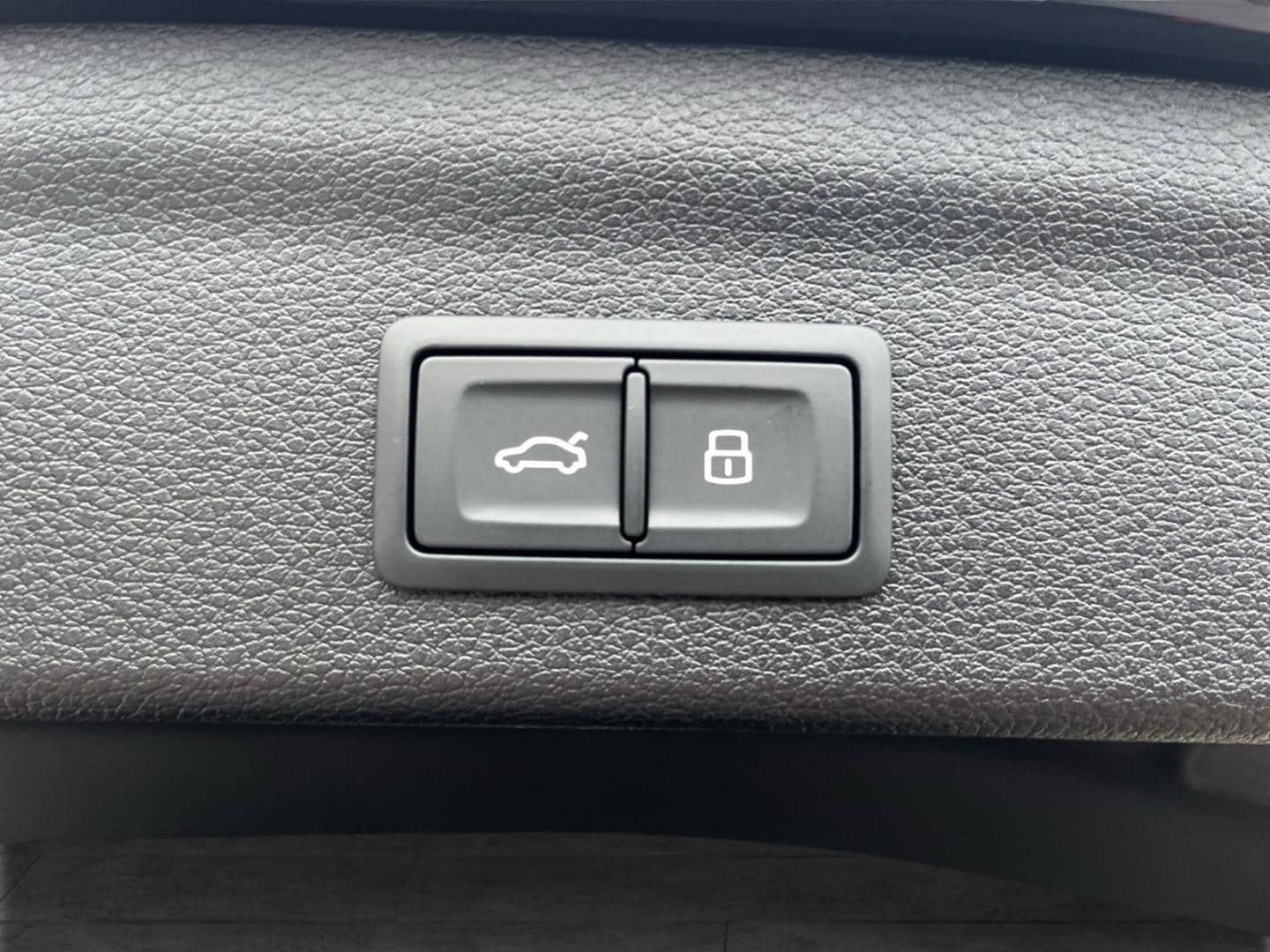 Bild über Audi Q3 TFSI 110 kW S tronic - für weitere Informationen kontaktieren Sie den Audi Partner