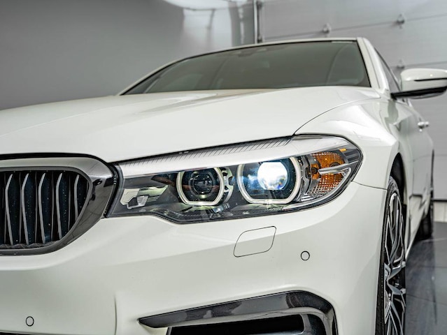 2019 BMW 5 Series 540i - Photo 13