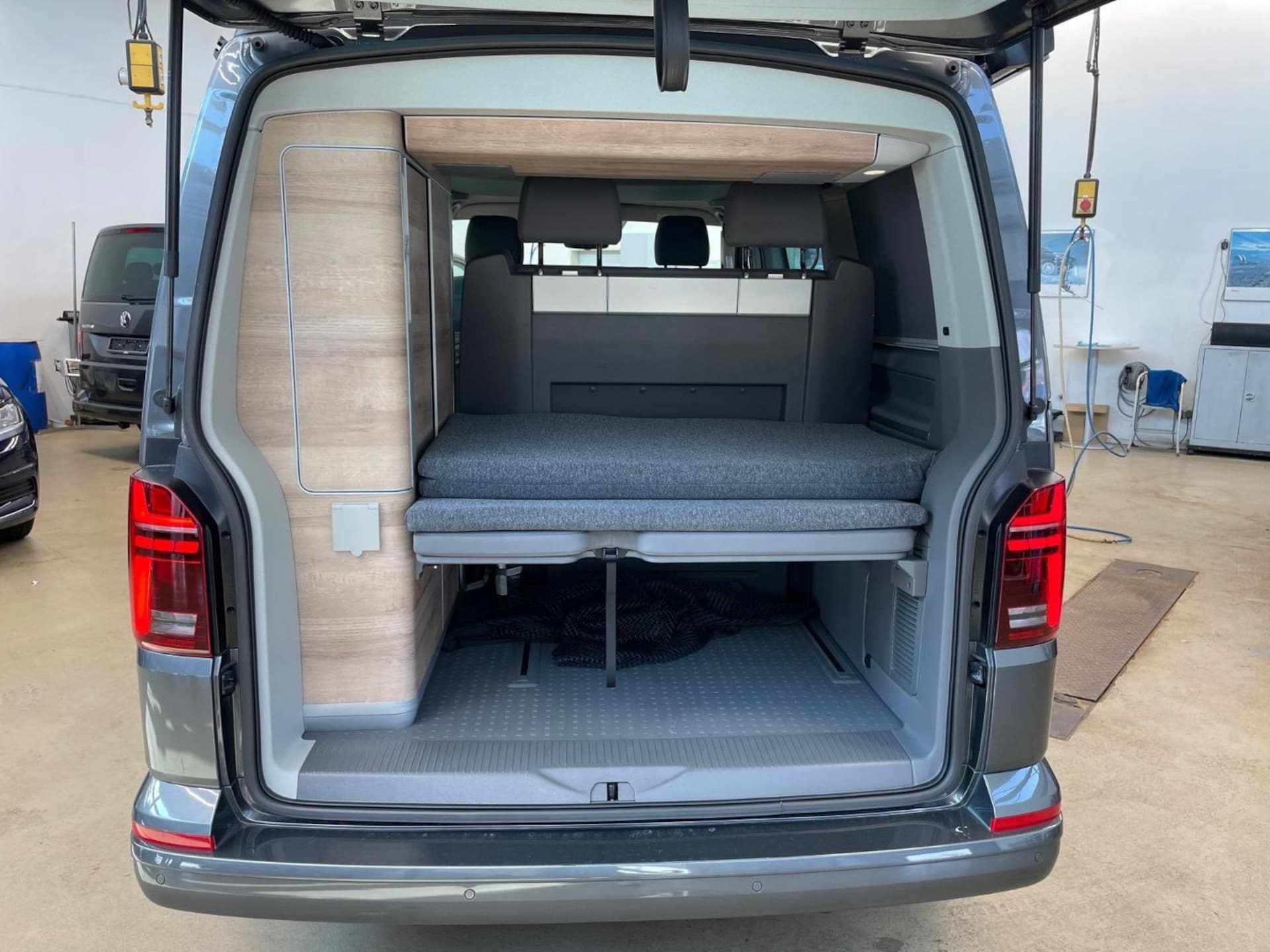 Volkswagen T6.1 California Ocean