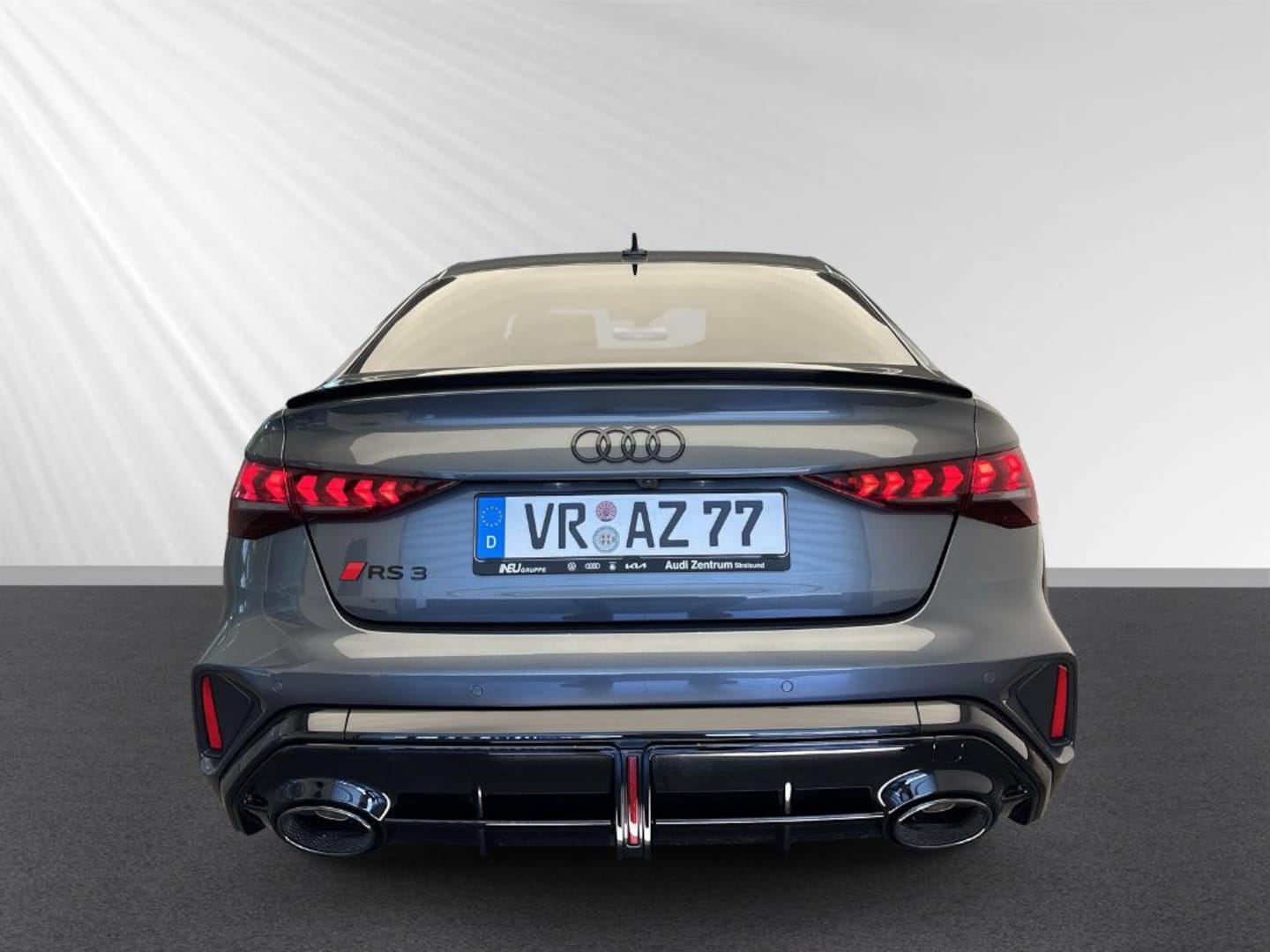 Bild über Audi RS 3 Limousine TFSI quattro 294 kW S tronic - für weitere Informationen kontaktieren Sie den Audi Partner
