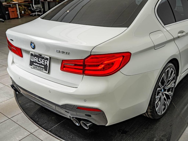 2019 BMW 5 Series 540i - Photo 18