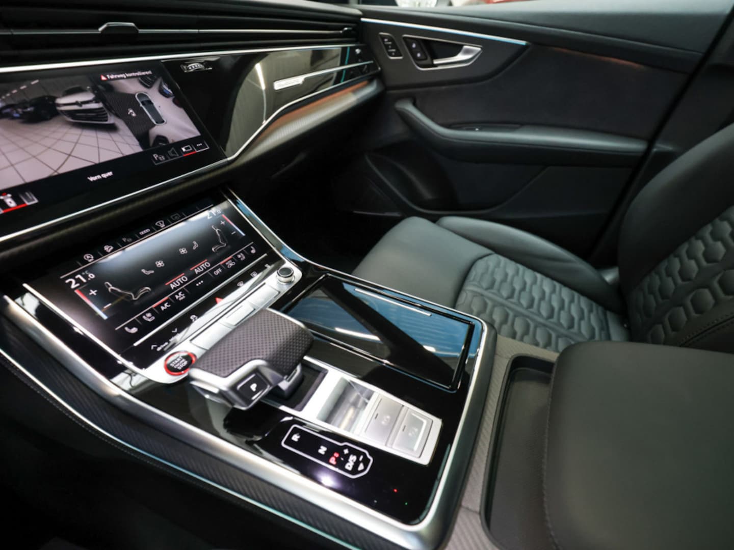 Bild über Audi RS Q8 SUV TFSI quattro 471 kW tiptronic - für weitere Informationen kontaktieren Sie den Audi Partner