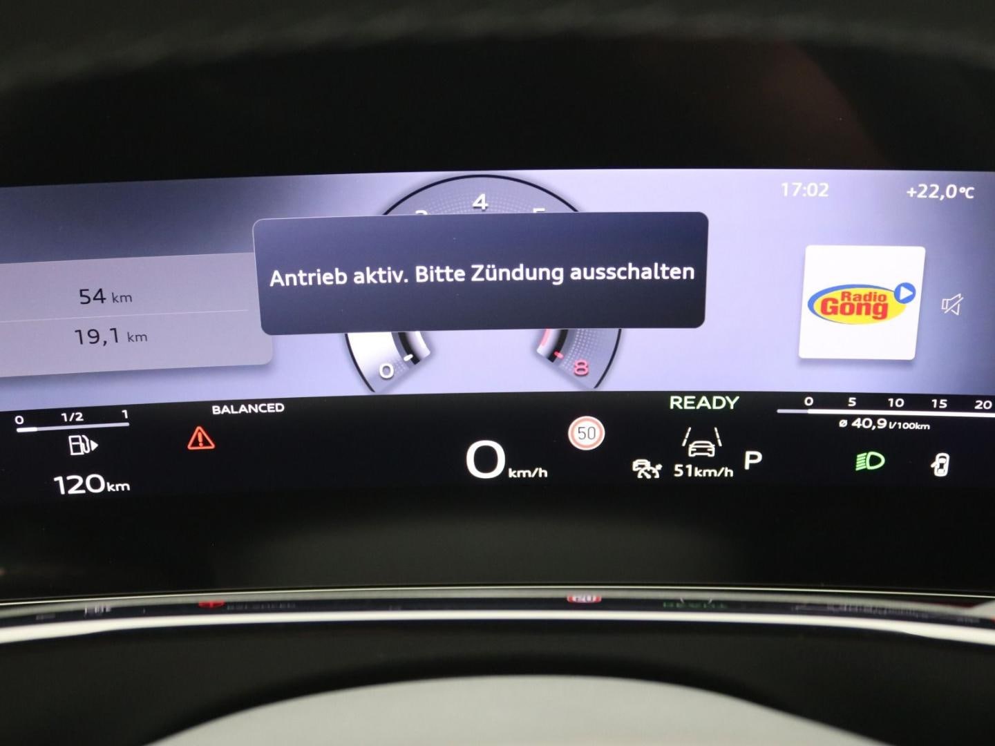 Bild über Audi Q3 SUV TFSI quattro 195 kW S tronic - für weitere Informationen kontaktieren Sie den Audi Partner