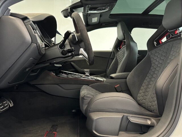 Image about Audi RS 4 Avant TFSI quattro tiptronic