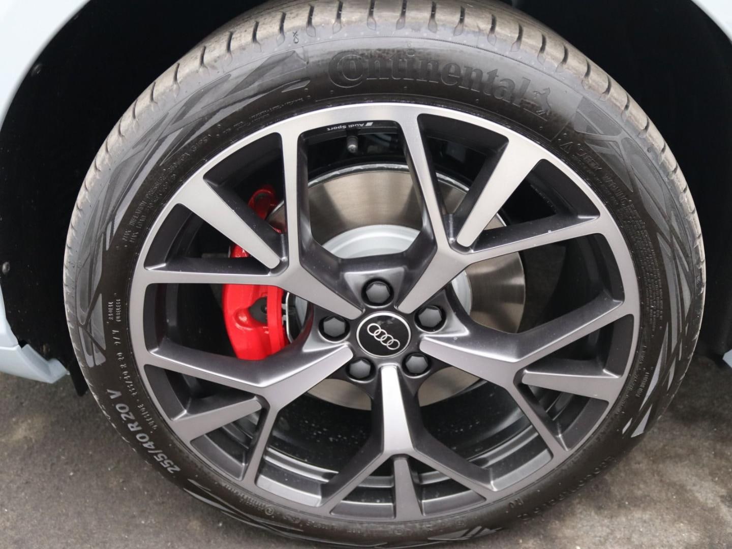 Bild über Audi Q3 SUV TFSI quattro 195 kW S tronic - für weitere Informationen kontaktieren Sie den Audi Partner