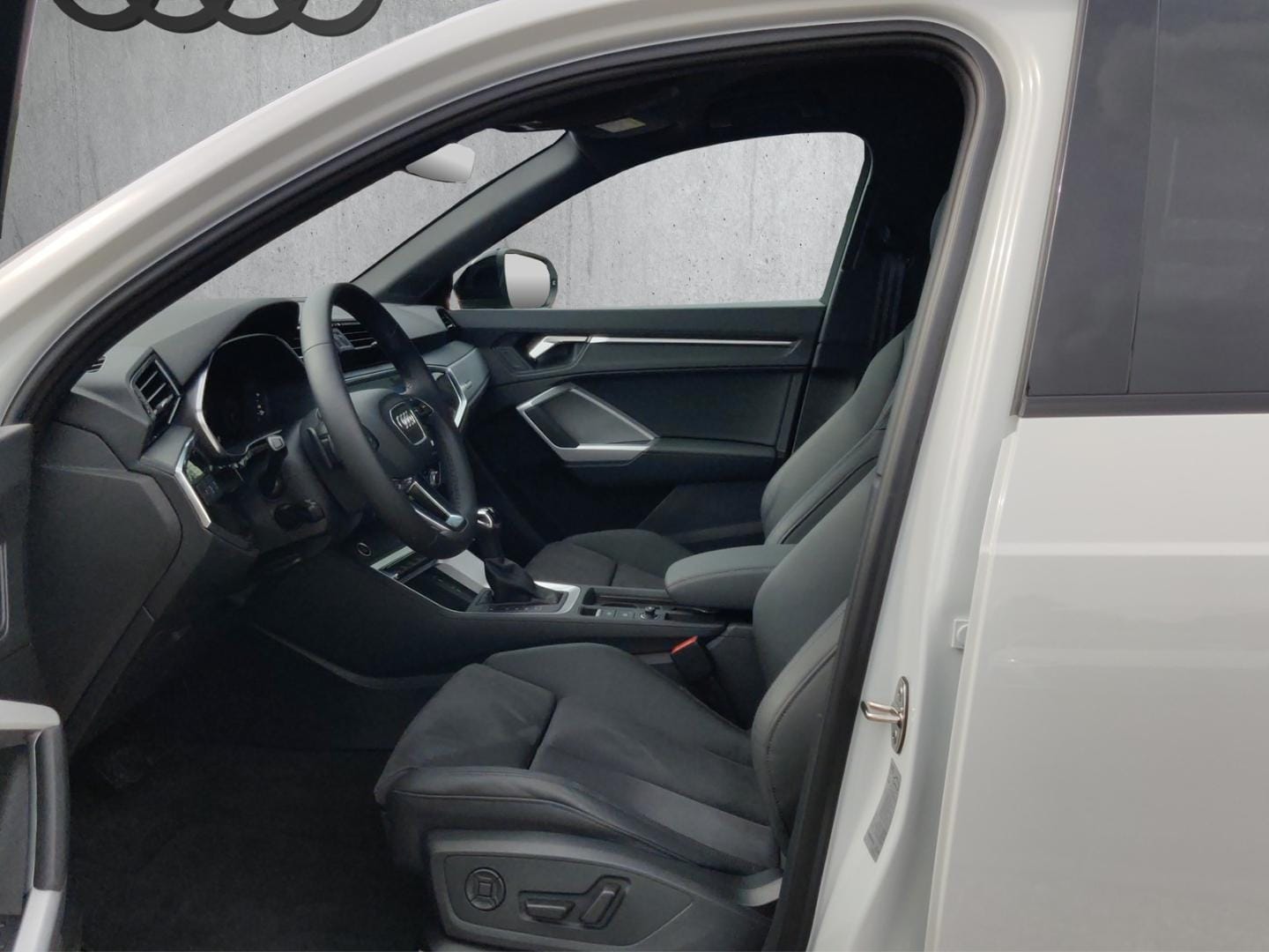 Bild über Audi Q3 TFSI quattro 180 kW S tronic - für weitere Informationen kontaktieren Sie den Audi Partner