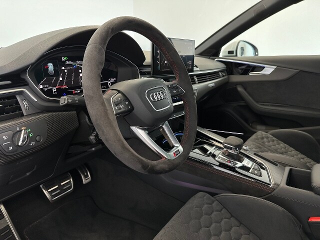 Image about Audi RS 4 Avant TFSI quattro tiptronic