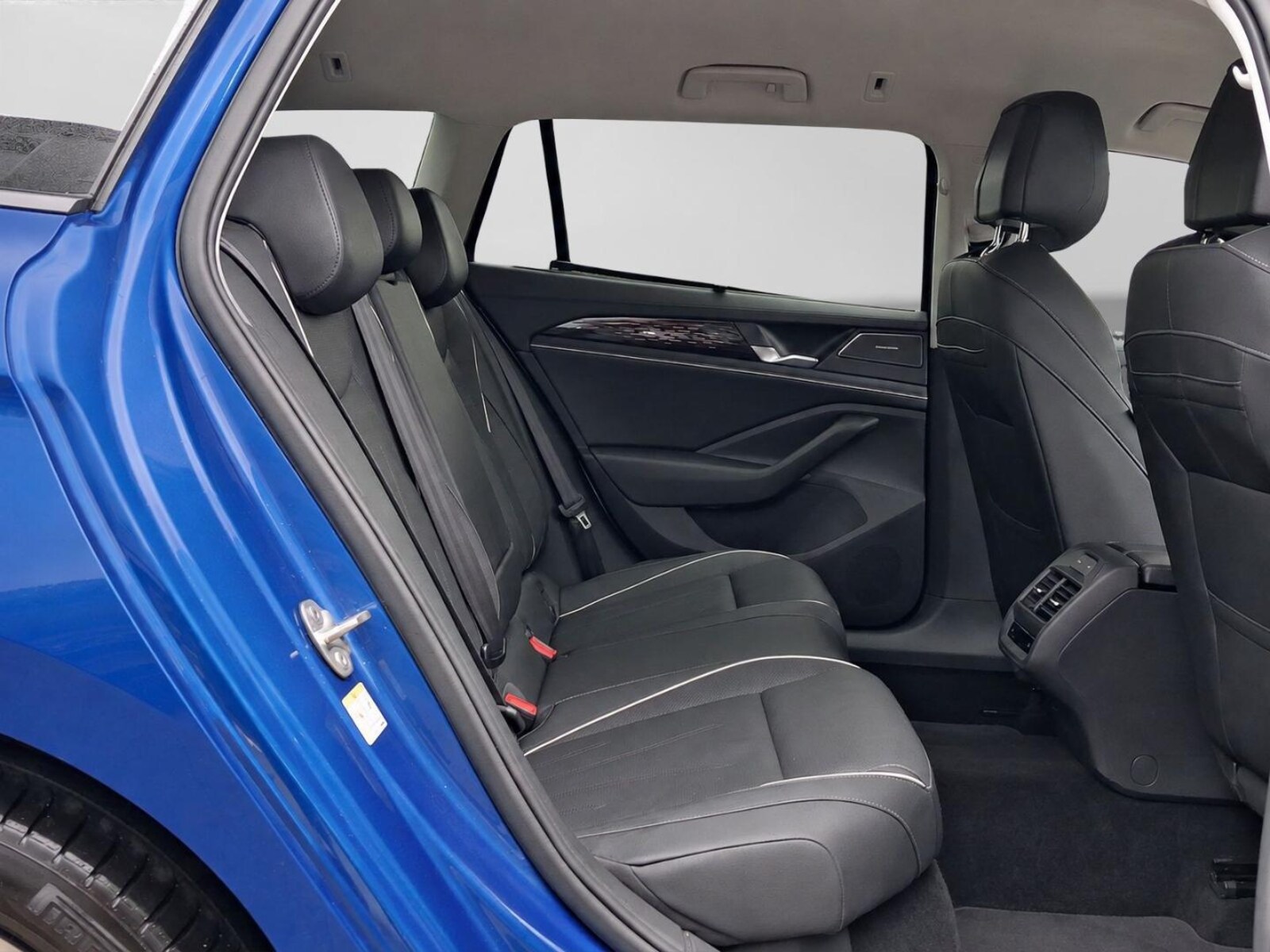 Volkswagen Passat – Bild 15