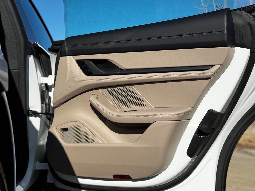 2025 Porsche Taycan S - Photo 47