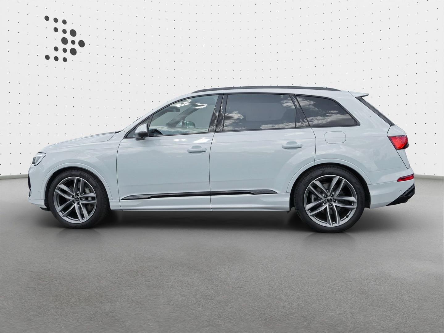 Image about Audi Q7 SUV TFSI e S line 55 TFSI e quattro tiptronic