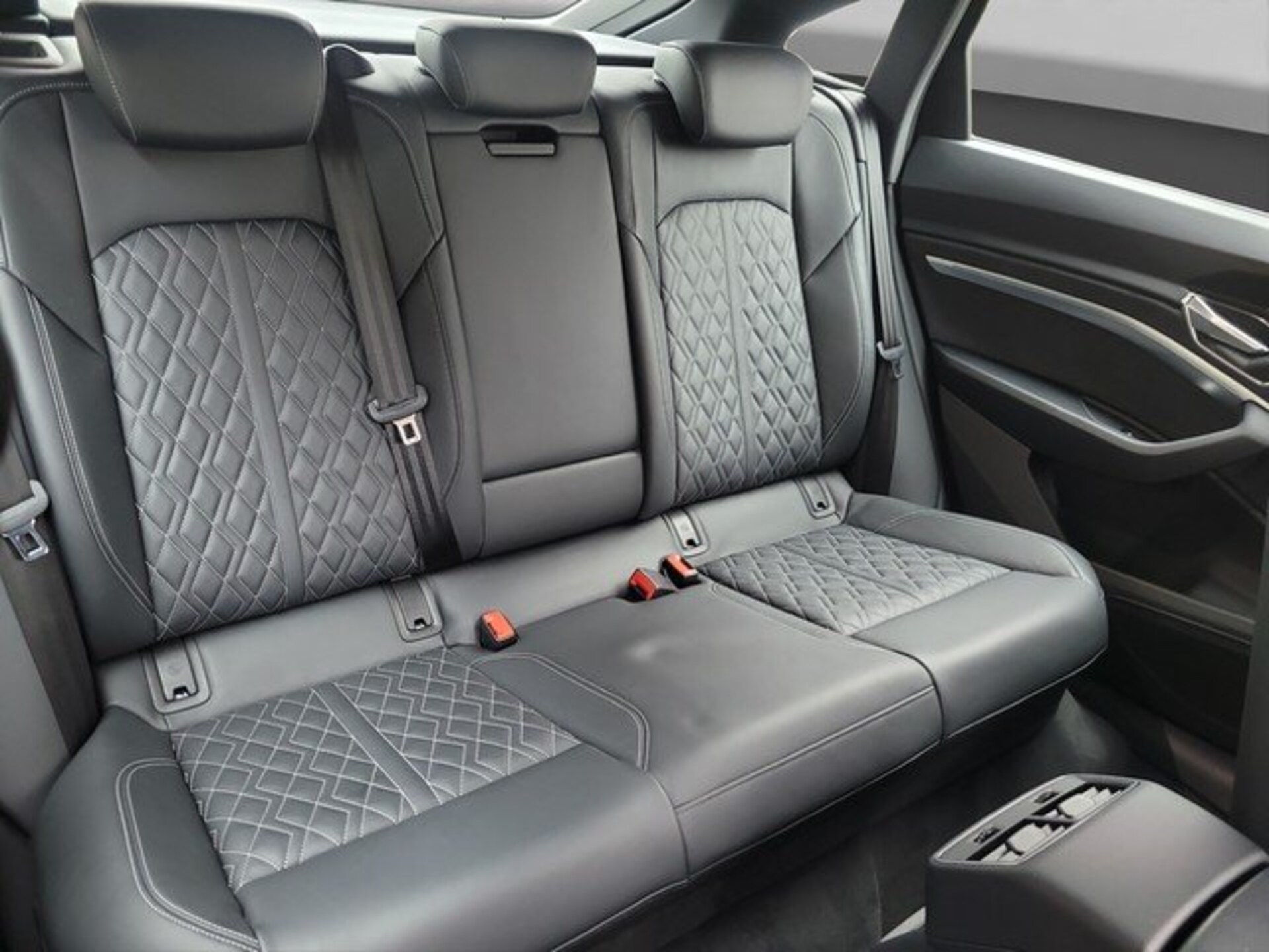 Audi e-tron Sportback S line