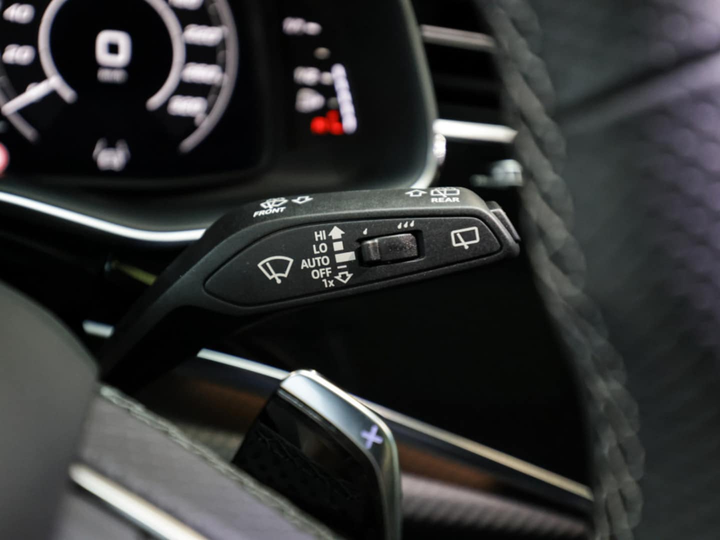 Bild über Audi RS Q8 SUV TFSI quattro 471 kW tiptronic - für weitere Informationen kontaktieren Sie den Audi Partner