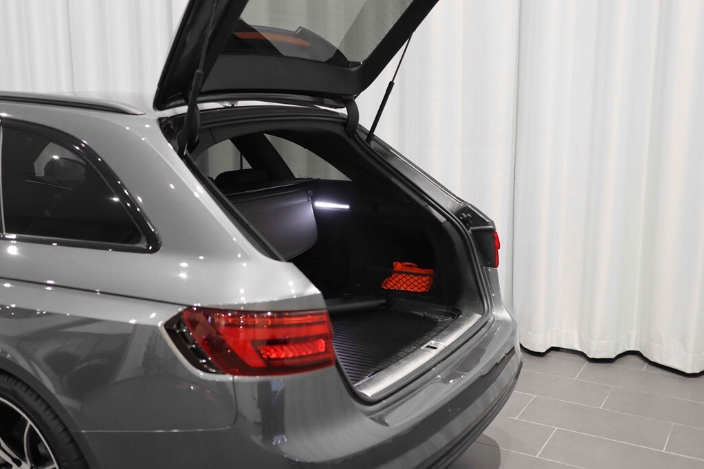 Bild som visar&nbsp;Audi RS 4 Avant&nbsp;RS 4 Avant 2.9 TFSI quattro 450 hk tiptronic - för mer information kontakta din Audi Partner