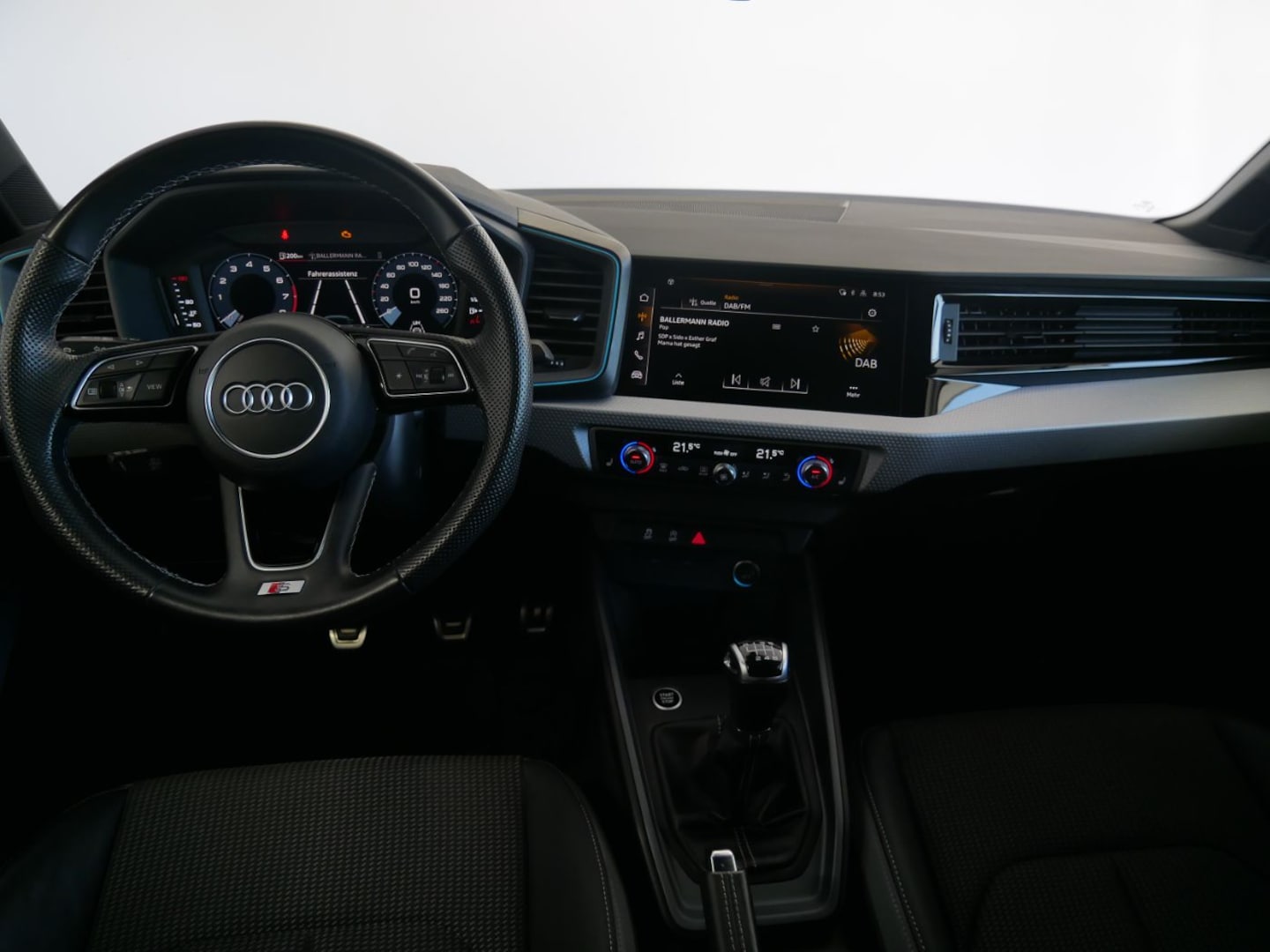 Bild über Audi A1 allstreet 30 TFSI Schaltgetriebe - für weitere Informationen kontaktieren Sie den Audi Partner