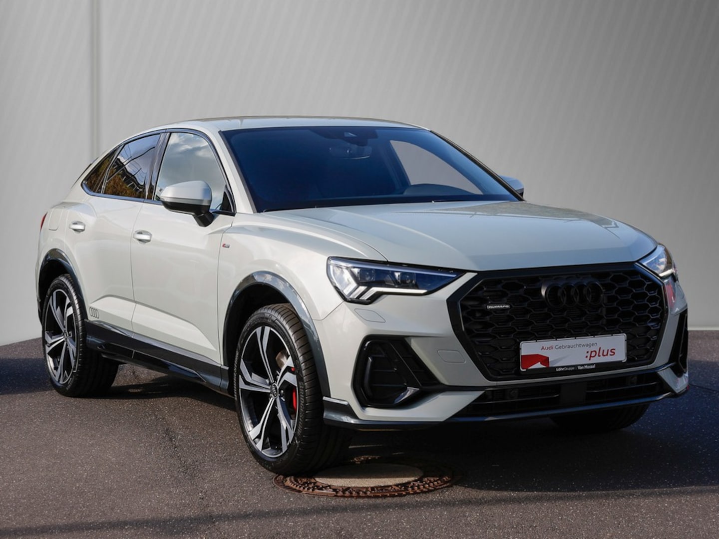 Bild über Audi Q3 Sportback S line 40 TDI quattro S tronic - für weitere Informationen kontaktieren Sie den Audi Partner