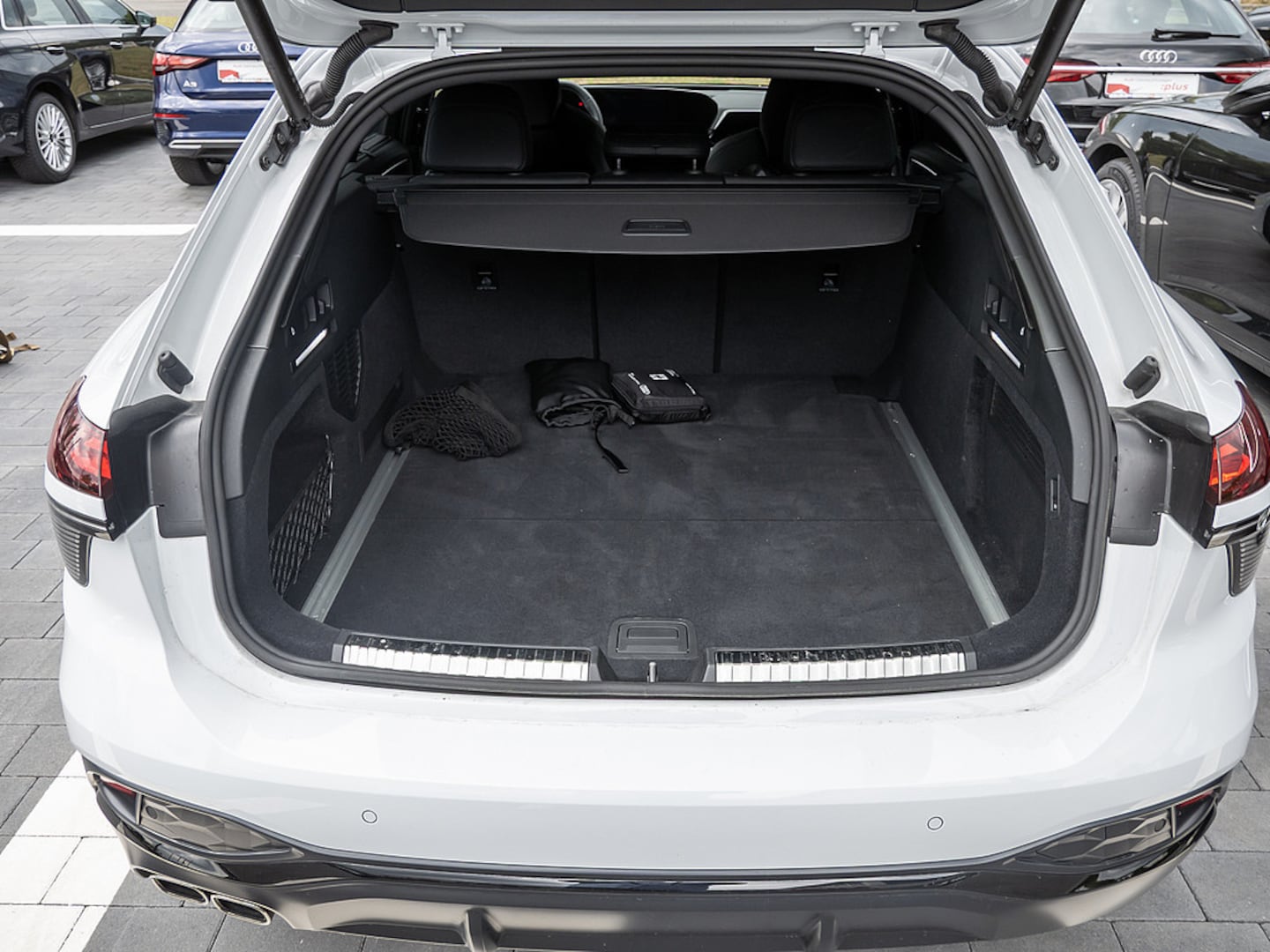 Bild über Audi A6 Avant TDI 150 kW S tronic - für weitere Informationen kontaktieren Sie den Audi Partner