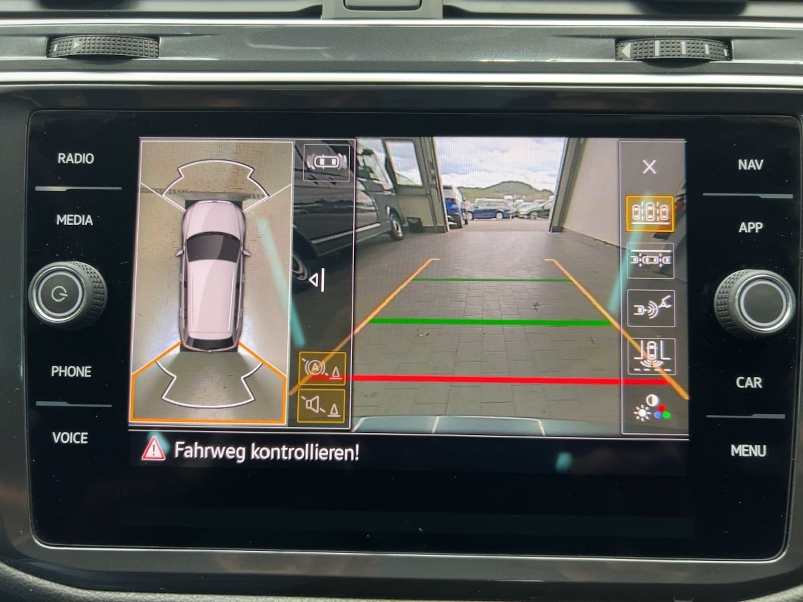 Volkswagen Tiguan Allspace – Bild 12