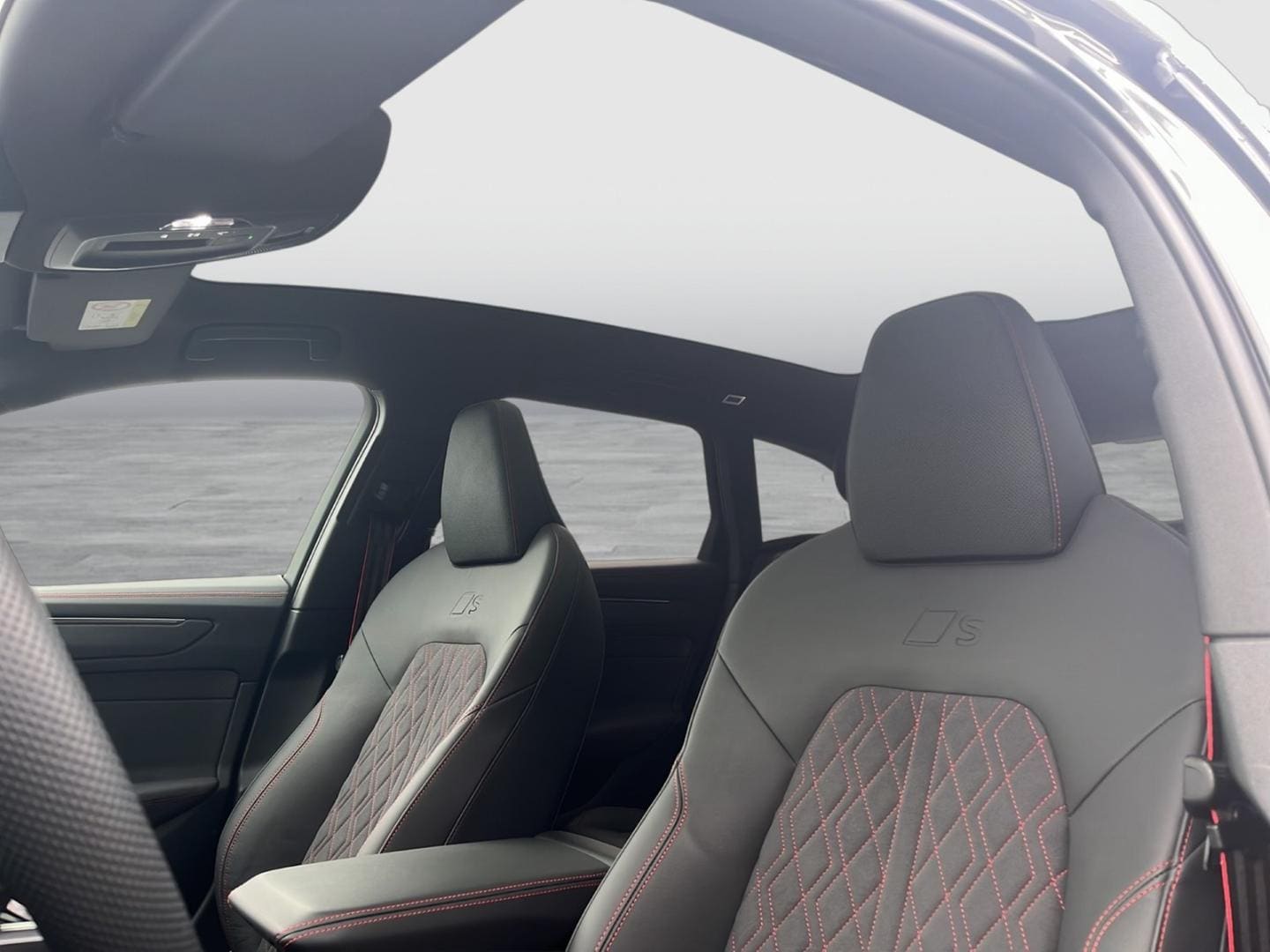 Bild über Audi A6 Avant TFSI quattro 270 kW S tronic - für weitere Informationen kontaktieren Sie den Audi Partner