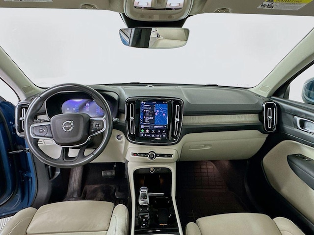 2023 Volvo XC40