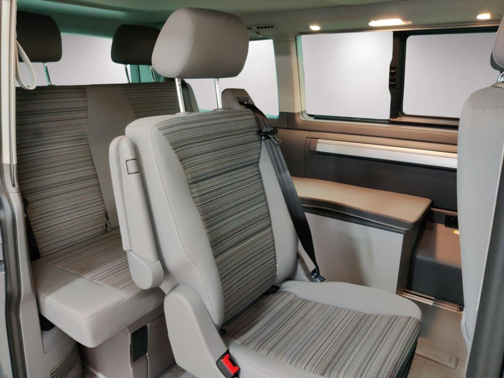 Volkswagen T6.1 California Beach